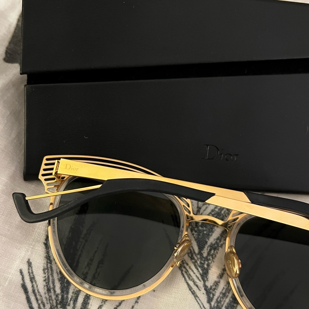 Worn 1x Dior Sunglasses - Picture 5 of 5